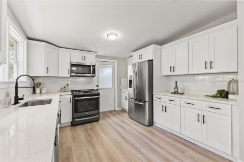 Casa en venta en Tampa, Florida, 3 dormitorios, 137.4 m2 № 2150941 - foto 14