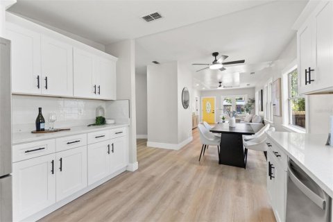 Casa en venta en Tampa, Florida, 3 dormitorios, 137.4 m2 № 2150941 - foto 15