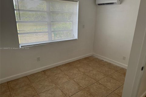 Casa en alquiler en Hollywood, Florida, 2 dormitorios, 65.03 m2 № 1947879 - foto 6