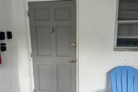 Casa en alquiler en Hollywood, Florida, 2 dormitorios, 65.03 m2 № 1947879 - foto 2