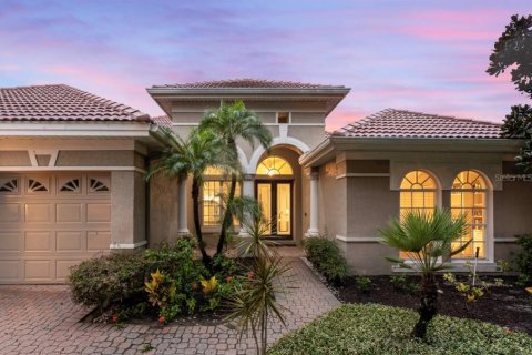 House in Orlando, Florida 4 bedrooms, 236.81 sq.m. № 1879512 - photo 4