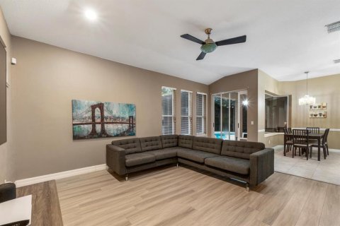 House in Orlando, Florida 4 bedrooms, 236.81 sq.m. № 1879512 - photo 15