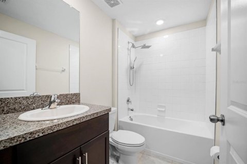 House in Ruskin, Florida 3 bedrooms, 143.07 sq.m. № 2409815 - photo 21
