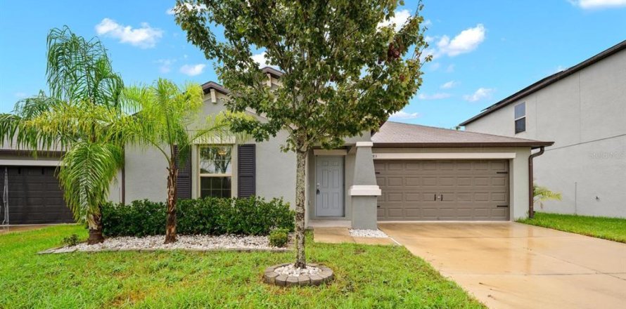 House in Ruskin, Florida 3 bedrooms, 143.07 sq.m. № 2409815