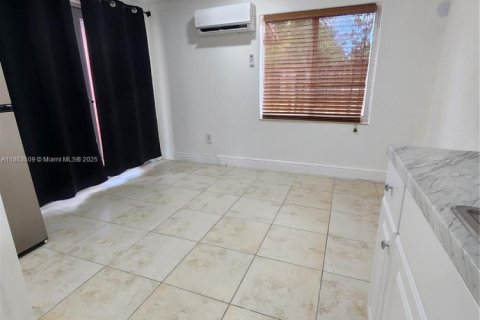 Commercial property in Homestead, Florida 1 bedroom, 133.78 sq.m. № 1891483 - photo 1