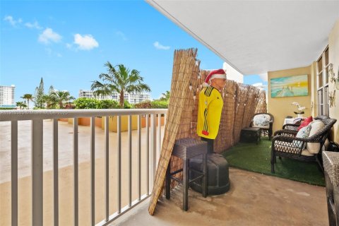 Купить кондоминиум в Санни-Айлс-Бич, Флорида 2 спальни, 138.24м2, № 2020493 - фото 23