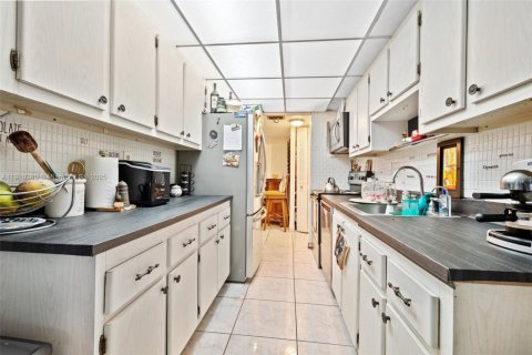 Купить кондоминиум в Санни-Айлс-Бич, Флорида 2 спальни, 138.24м2, № 2020493 - фото 13