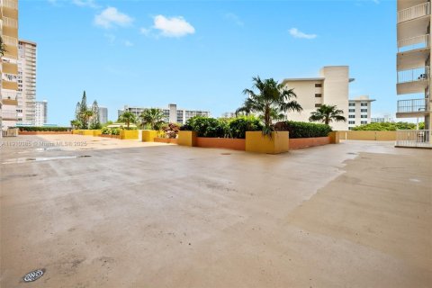 Купить кондоминиум в Санни-Айлс-Бич, Флорида 2 спальни, 138.24м2, № 2020493 - фото 26