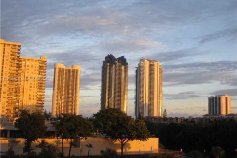 Купить кондоминиум в Санни-Айлс-Бич, Флорида 2 спальни, 138.24м2, № 2020493 - фото 3