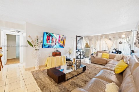 Купить кондоминиум в Санни-Айлс-Бич, Флорида 2 спальни, 138.24м2, № 2020493 - фото 8