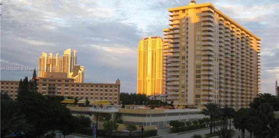 Кондоминиум с 2 спальнями в Санни-Айлс-Бич, Флорида № 2020493