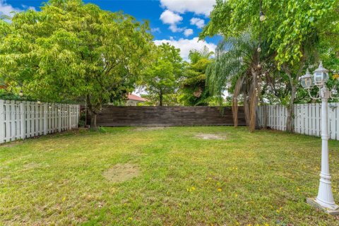 Casa en venta en Miami, Florida, 4 dormitorios, 221.85 m2 № 1693031 - foto 16