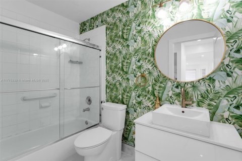 Casa en venta en Miami, Florida, 4 dormitorios, 221.85 m2 № 1693031 - foto 14