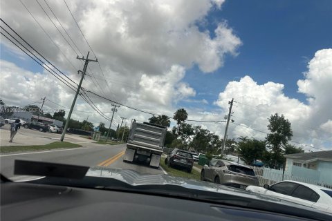 Immobilier commercial à vendre à Homestead, Floride № 2058364 - photo 3