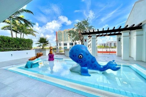 Condo in Sunny Isles Beach, Florida, 3 bedrooms  № 1708399 - photo 22