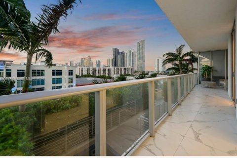 Condo in Sunny Isles Beach, Florida, 3 bedrooms  № 1708399 - photo 18