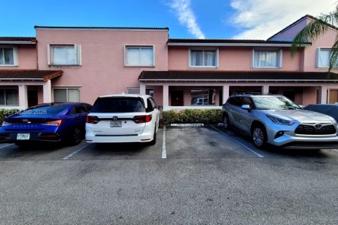 Condo à Doral, Floride, 2 chambres  № 2066084