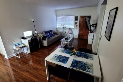 Condo in Doral, Florida, 2 bedrooms  № 2066084 - photo 20