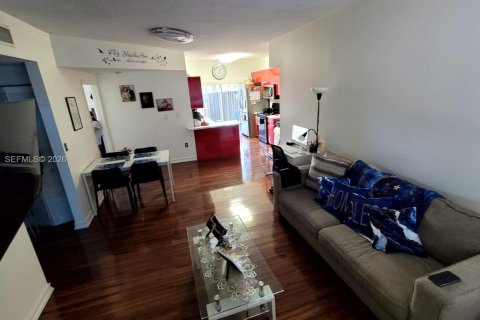 Condo in Doral, Florida, 2 bedrooms  № 2066084 - photo 10