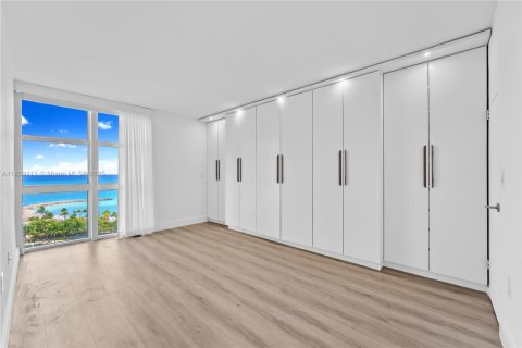 Copropriété à vendre à Bal Harbour, Floride: 2 chambres, 98.1 m2 № 1934471 - photo 16