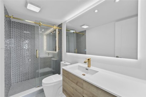 Copropriété à vendre à Bal Harbour, Floride: 2 chambres, 98.1 m2 № 1934471 - photo 19