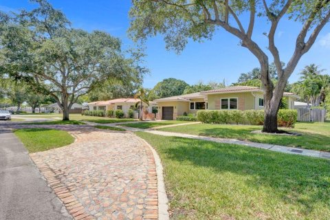 House in Miami Shores, Florida 2 bedrooms, 136.85 sq.m. № 1728762 - photo 2