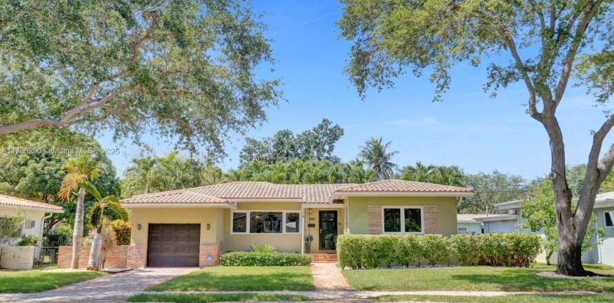 House in Miami Shores, Florida 2 bedrooms, 136.85 sq.m. № 1728762
