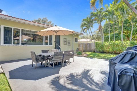 House in Miami Shores, Florida 2 bedrooms, 136.85 sq.m. № 1728762 - photo 28