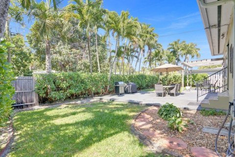 House in Miami Shores, Florida 2 bedrooms, 136.85 sq.m. № 1728762 - photo 25