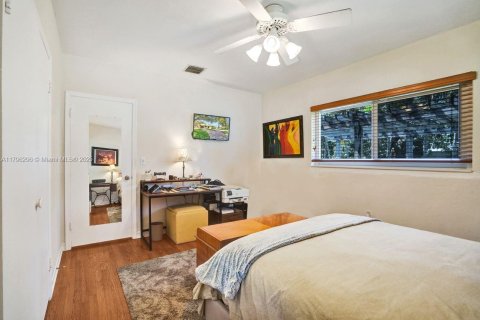 House in Miami Shores, Florida 2 bedrooms, 136.85 sq.m. № 1728762 - photo 19