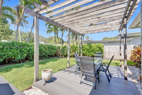 House in Miami Shores, Florida 2 bedrooms, 136.85 sq.m. № 1728762 - photo 30