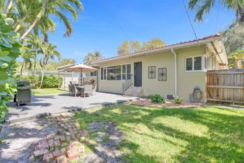House in Miami Shores, Florida 2 bedrooms, 136.85 sq.m. № 1728762 - photo 26