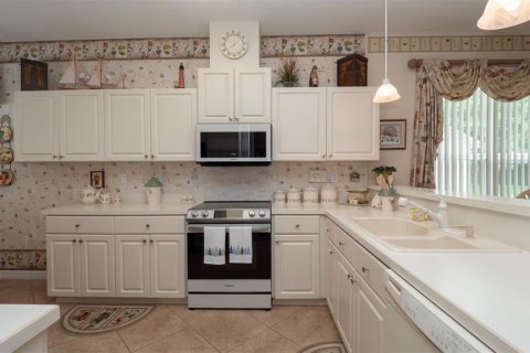 Villa ou maison à vendre à Weeki Wachee, Floride: 2 chambres, 146.41 m2 № 1844749 - photo 5