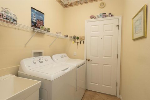 Villa ou maison à vendre à Weeki Wachee, Floride: 2 chambres, 146.41 m2 № 1844749 - photo 8