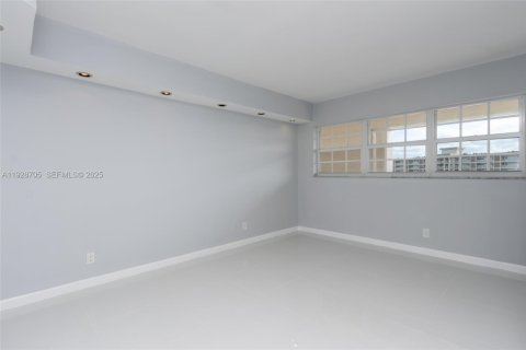 Condominio en alquiler en Pompano Beach, Florida, 2 dormitorios, 102.19 m2 № 1987190 - foto 17