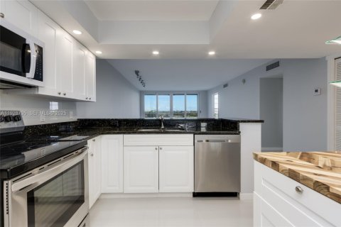 Condominio en alquiler en Pompano Beach, Florida, 2 dormitorios, 102.19 m2 № 1987190 - foto 12