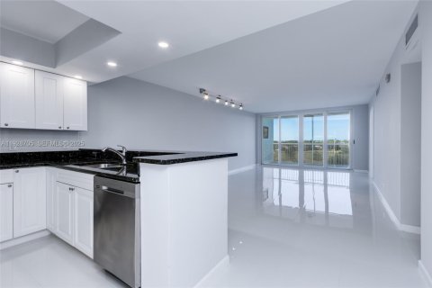 Condominio en alquiler en Pompano Beach, Florida, 2 dormitorios, 102.19 m2 № 1987190 - foto 11