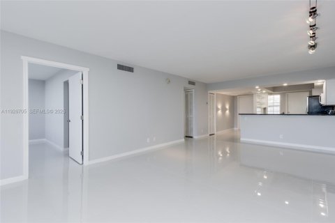 Condominio en alquiler en Pompano Beach, Florida, 2 dormitorios, 102.19 m2 № 1987190 - foto 7