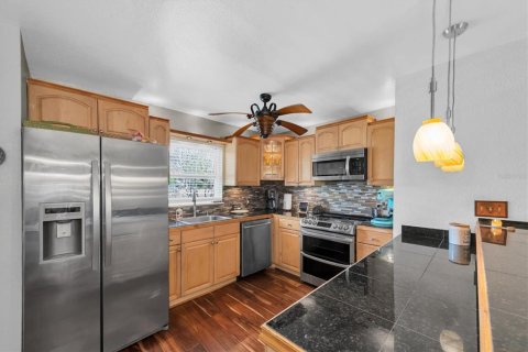 House in Saint Petersburg, Florida 3 bedrooms, 127.74 sq.m. № 2117310 - photo 9