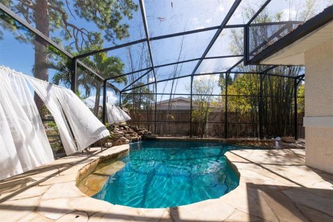 House in Saint Petersburg, Florida 3 bedrooms, 127.74 sq.m. № 2117310 - photo 28