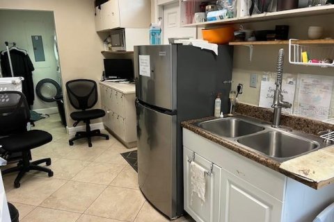 Propiedad comercial en venta en Gainesville, Florida, 481.61 m2 № 1913755 - foto 14