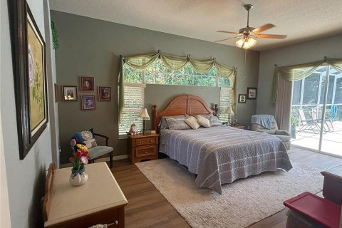 House in Weeki Wachee, Florida 3 bedrooms, 225.75 sq.m. № 2167422 - photo 20