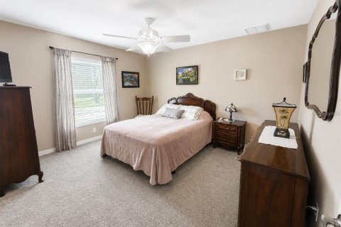 House in Weeki Wachee, Florida 3 bedrooms, 225.75 sq.m. № 2167422 - photo 27