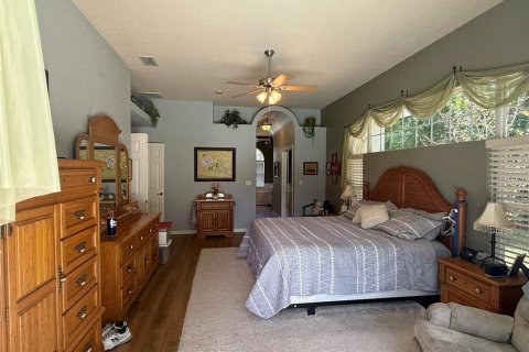 House in Weeki Wachee, Florida 3 bedrooms, 225.75 sq.m. № 2167422 - photo 21