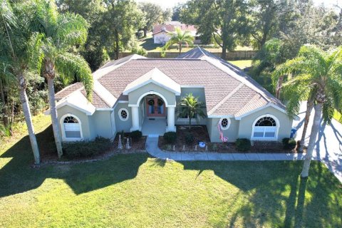 House in Weeki Wachee, Florida 3 bedrooms, 225.75 sq.m. № 2167422 - photo 3