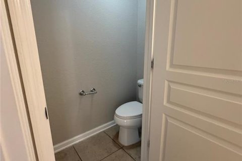 Townhouse in Windermere, Florida 3 bedrooms, 156.08 sq.m. № 2396422 - photo 29