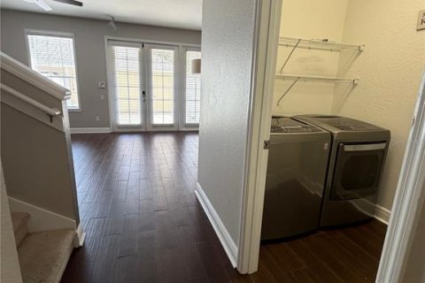 Townhouse in Windermere, Florida 3 bedrooms, 156.08 sq.m. № 2396422 - photo 14