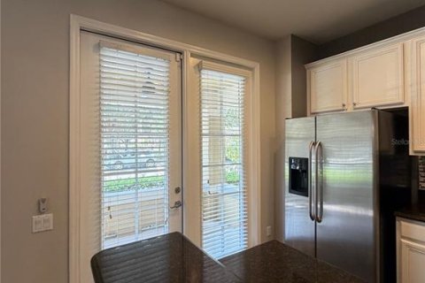 Townhouse in Windermere, Florida 3 bedrooms, 156.08 sq.m. № 2396422 - photo 8