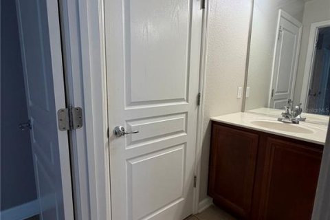 Townhouse in Windermere, Florida 3 bedrooms, 156.08 sq.m. № 2396422 - photo 28