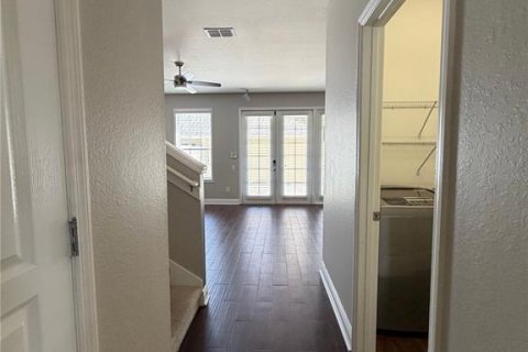 Townhouse in Windermere, Florida 3 bedrooms, 156.08 sq.m. № 2396422 - photo 12